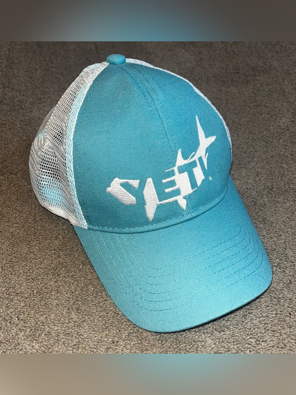 YETI Coolers Women’s Turquoise Mesh Hat